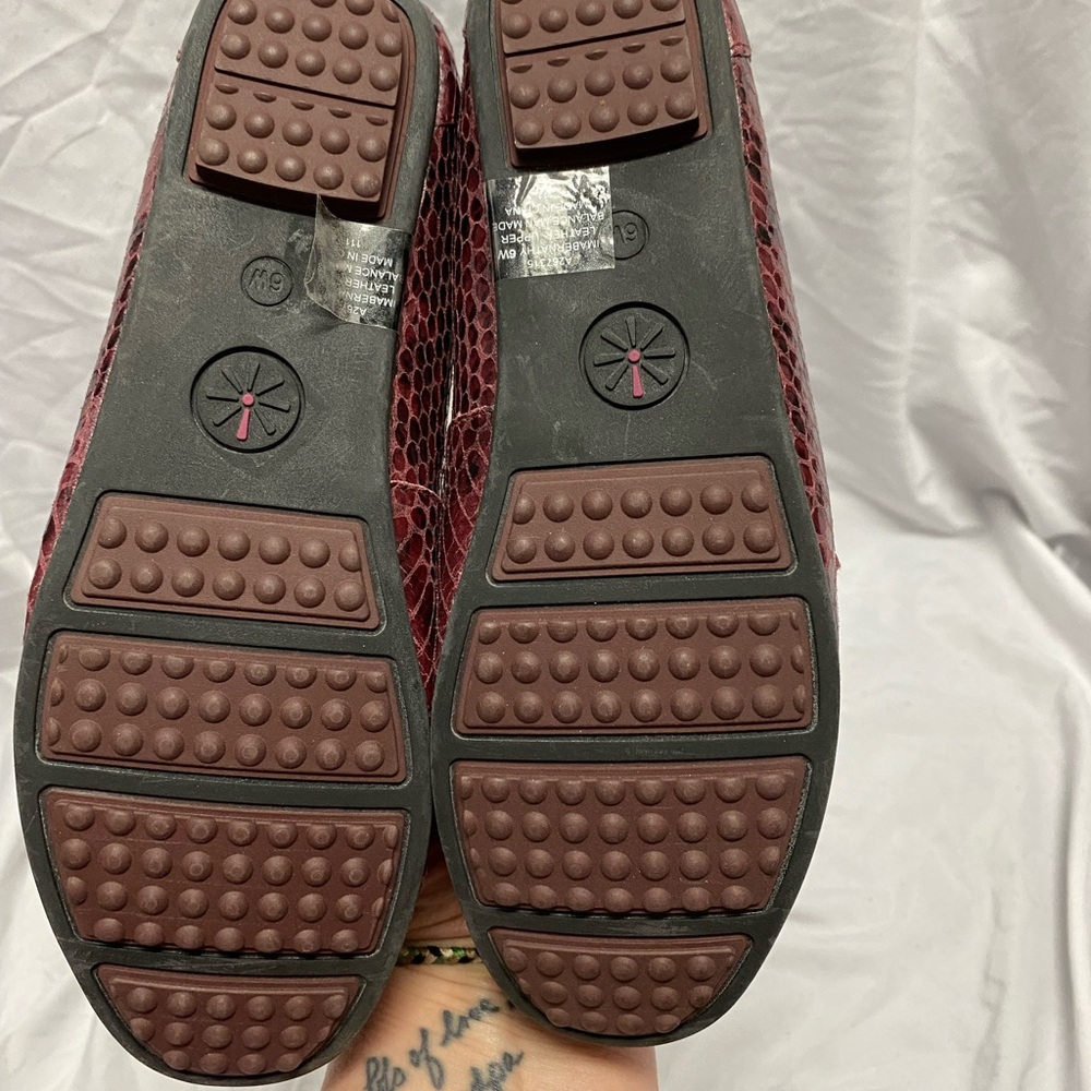 6W loafers